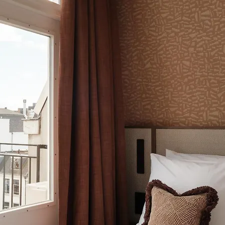Hotell House Of Adam 4*