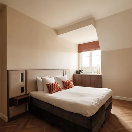 Hotell House Of Adam