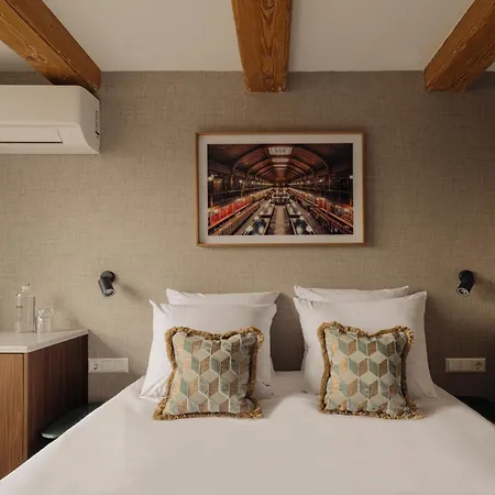 Adam's Canal House Hotel