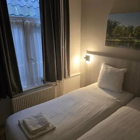 Crown * Amsterdam
