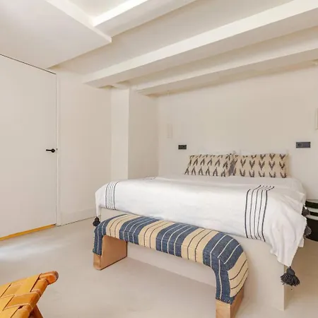 Luxury In Location Of Apartment