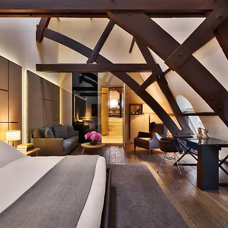Hotel Conservatorium 5*