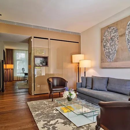 Conservatorium Hotel 5*