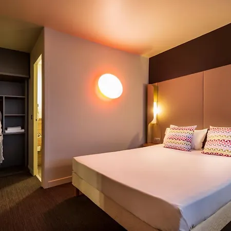 Campanile Y Restaurante Zuid Oost Hotel
