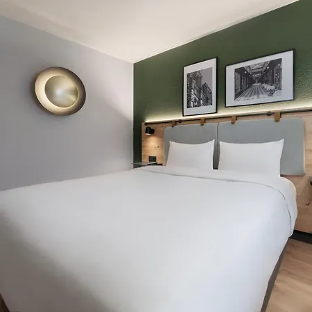 Hotel Campanile Y Restaurante Zuid Oost 3*