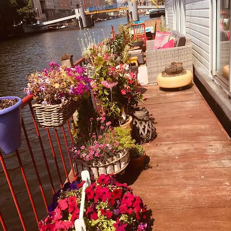 Bed & Breakfast Anna's Houseboat Amsterdam