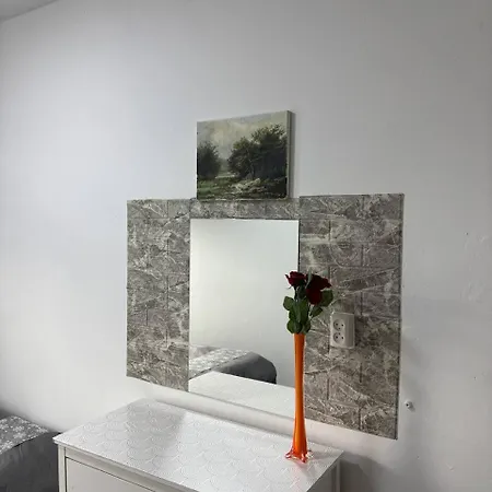 Entire In A Shared In Noord Close To The Center Station Apartment *