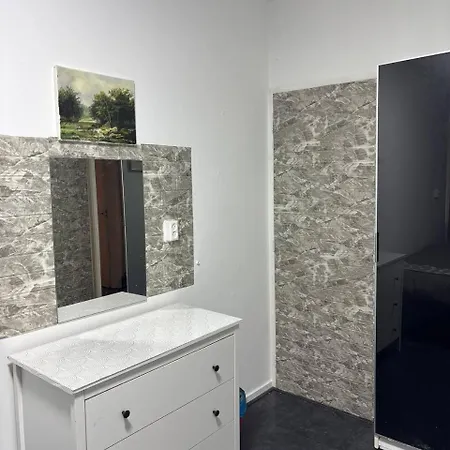 Entire In A Shared In Noord Close To The Center Station Apartment