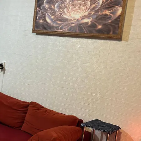 Entire In A Shared In Noord Close To The Center Station Apartment *