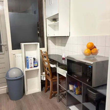 Entire In A Shared In Noord Close To The Center Station Amsterdam