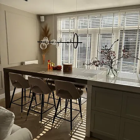 Apartment Luxurious, Spacious *