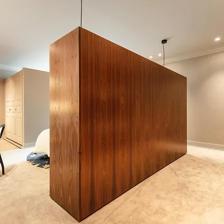 717 Hotel