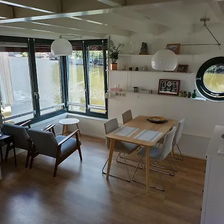 Botel Charming Houseboat In *