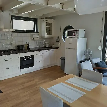 Charming Houseboat In Botel Amsterdam