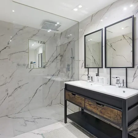 Exclusive Amsterdam Stay Modern Luxury & Comfort