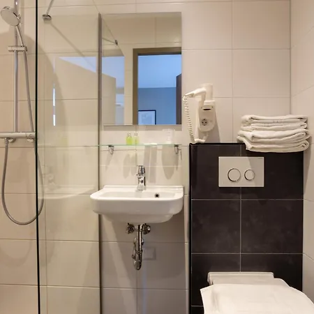 Dream Hotel 3*