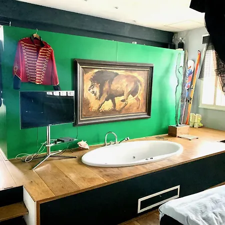 Elegant Penthouse Loft Of 250 M2 In City Centre With Huge Roofgarden 80 M2 Amsterdam