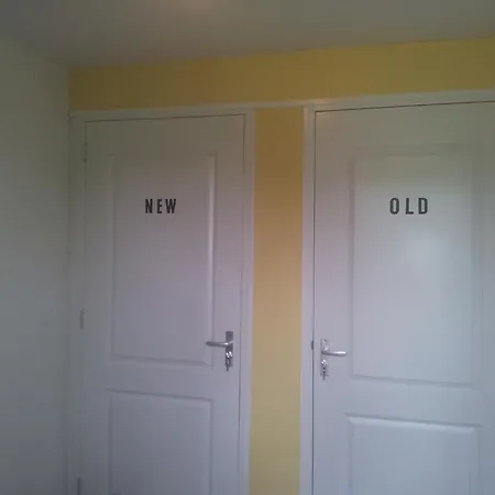 Bed & Breakfast @early's Olympic Old And New Style 3*