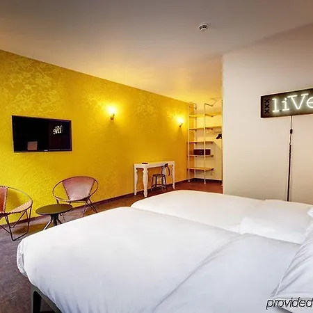 V Nesplein 4*