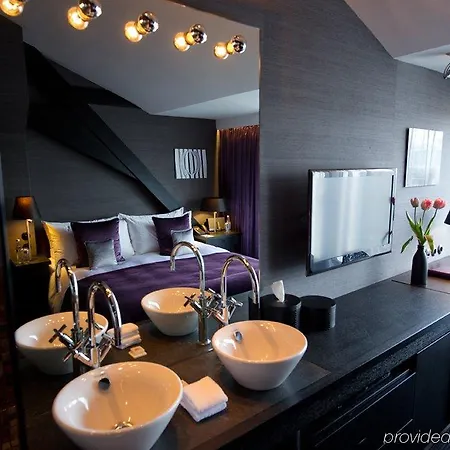 Hotel Canal House 4*