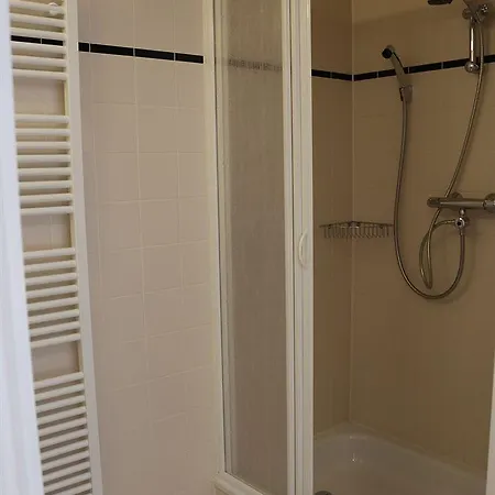 Floris Hotel 2*