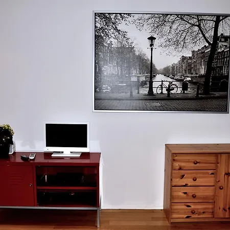 Apartment Red Light Studio