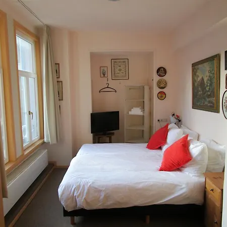 Bed & Breakfast Cake Under My Pillow Amsterdam