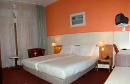 Aadam Wilhelmina Hotell