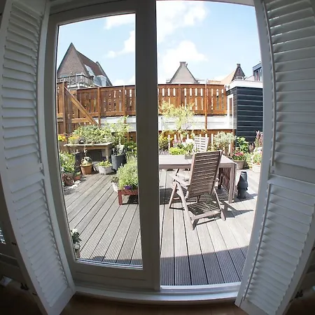 On The Roof Bed & Breakfast 2*