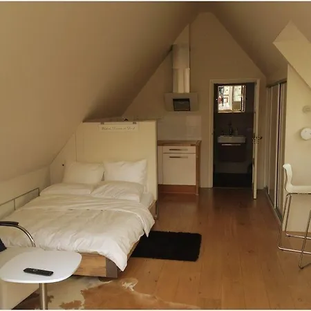 Bed & Breakfast On The Roof