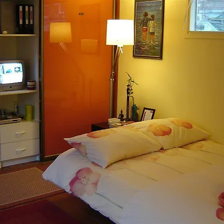 Phildutch Houseboat