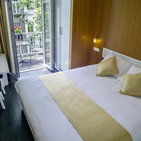 Hotel Larende