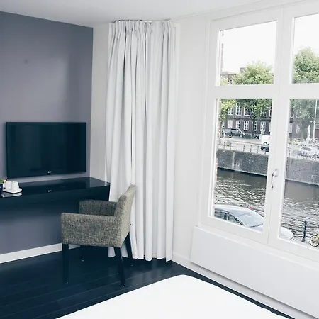 Bed and Breakfast Canal House 2*