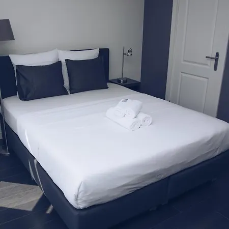 Bed and Breakfast Canal House