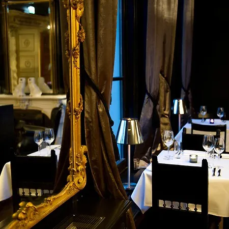 Hotel Canal House