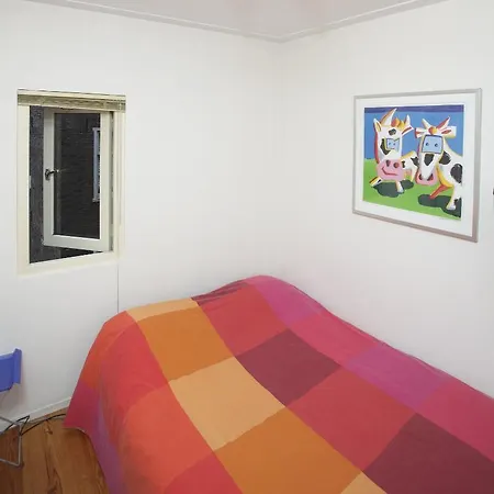 Alexander's Guest house 2*