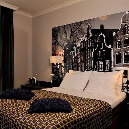 The Highlander 4* Amsterdam