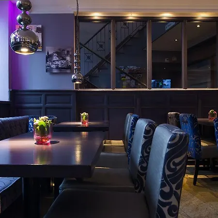 The Highlander Hotel