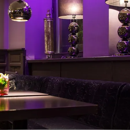 The Highlander Hotel