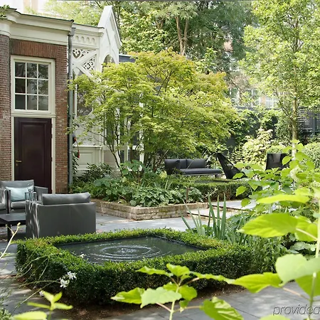 Canal House 4*