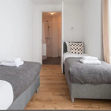 Sarphatipark Apartments *