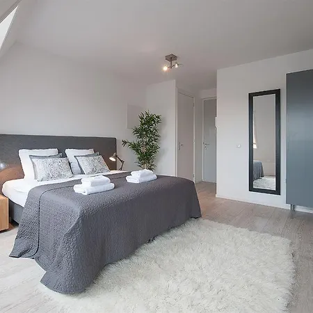 Sarphatipark Apartments *