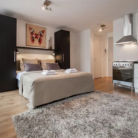 Sarphatipark Apartments *