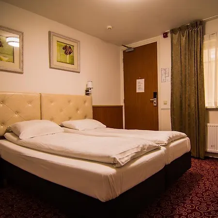 Downtown Hotel 2*