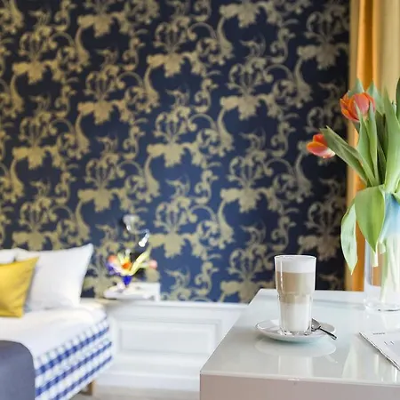 Hotel Canal 4*