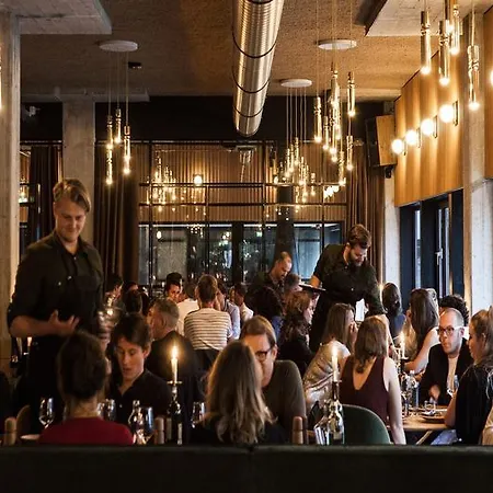 Hotel V Fizeaustraat 4*