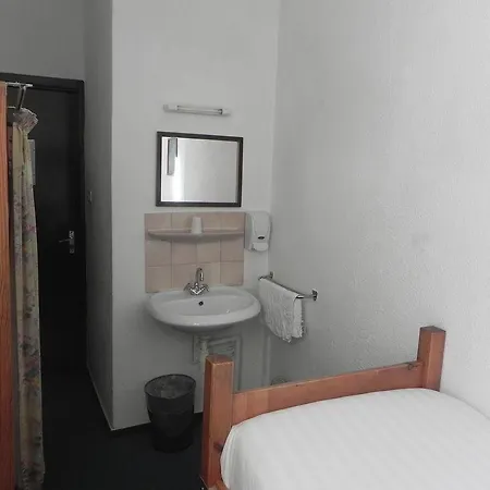 Hotel Crown *