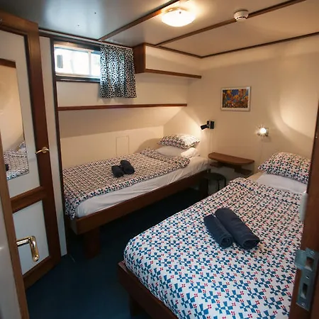 Hotel Hotelboot Sarah 2*