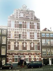 Nes Hotel