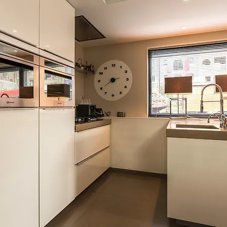 Houseboat-apartment Sumatra Амстердам